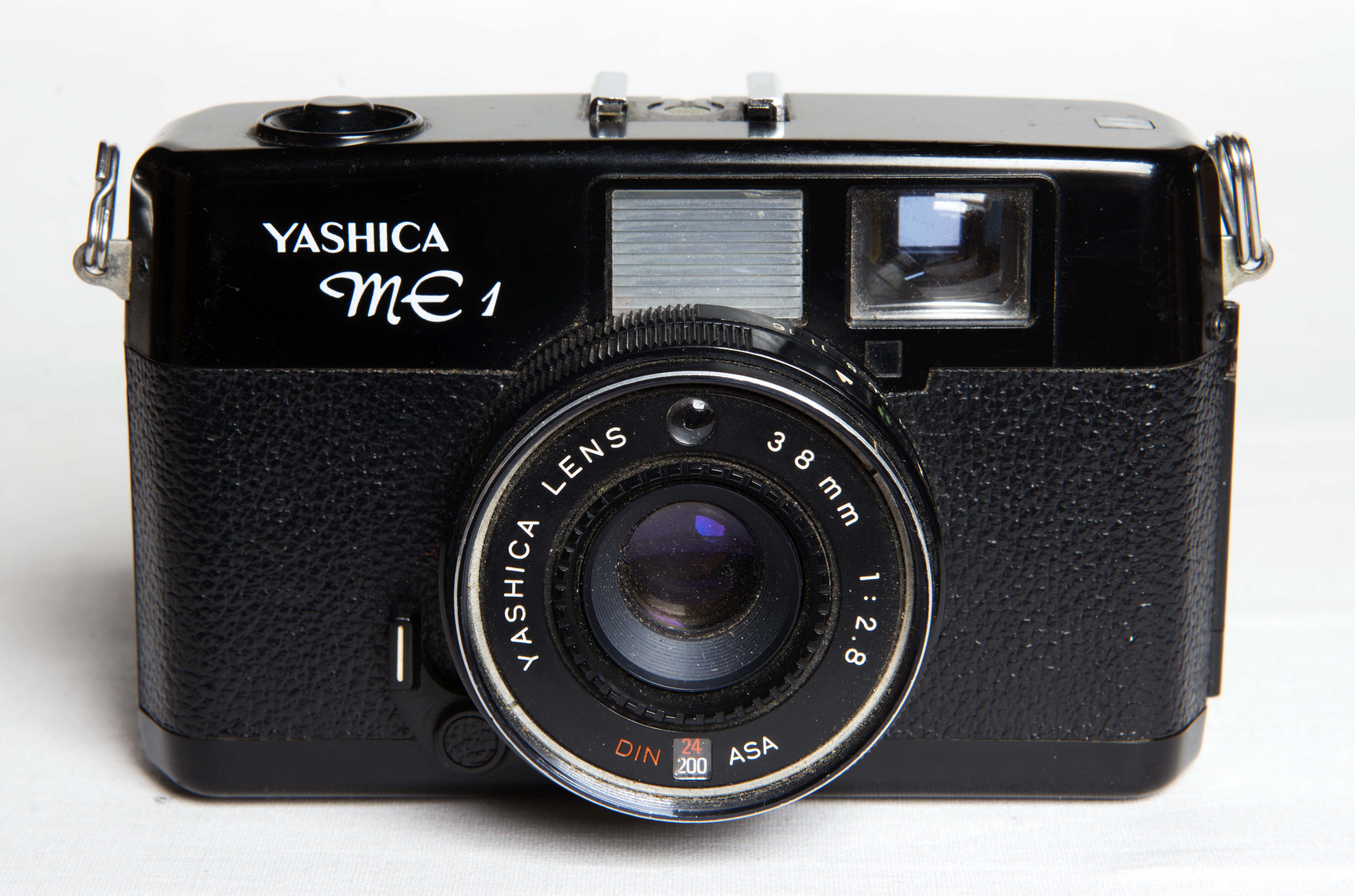 YASHICA ME-1
